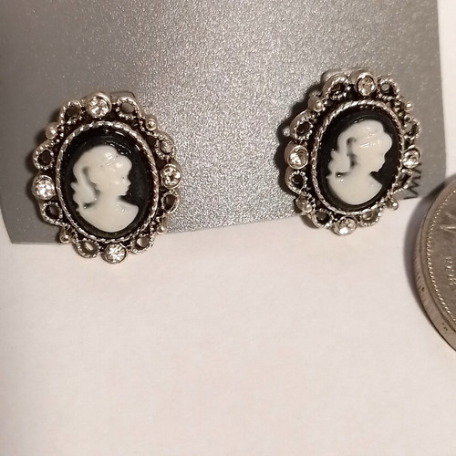 Ohrstecker schwarz weißer