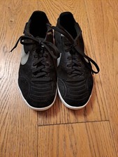 Fußball- und Freizeitschuhe