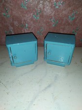 2 x Alter Nachtschrank um