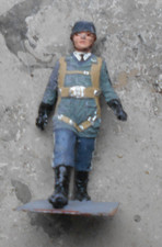 vollplastische milit. Zinnfigur, ca. 6,5 cm hoch, bemalt, Fallschirmjäger