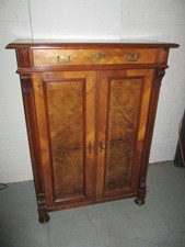 Vertiko aus der Gründerzeit