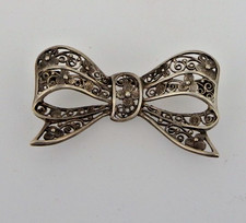 Figürliche filigrane Brosche