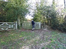 Foto 12x8 Tor und Pfahl Lauge grün\/TQ5134 Tor und Pfahl an der Ecke o c2012