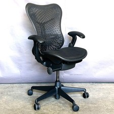 HERMAN MILLER Mirra