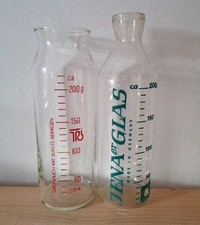 Zwei alte DDR Babyflasche Nuckelflasche Milchflasche