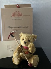 Steiff 671159 Teddybär mit Steckenpferd, 30 cm, lim. 2000 St., in OVP
