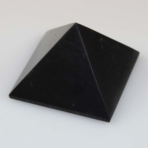 Schungit pyramide 5 cm - pyramide,