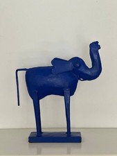 Metallisch blauer Elefant