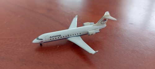 Flugzeugmodell bombardier crj - flugzeugmodell,