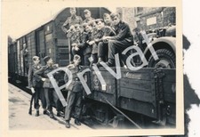 Foto WK2 Nachrichten Ersatz Abteilung Soldaten Bahnhof Zug Vitré Bretagne M1.58