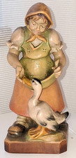 Holzfigur, Bäuerin mit Gans