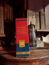 Altes Vintage Röhrenradio mit