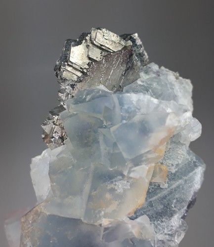 Fluorit arsenopyrit - fluorit,,