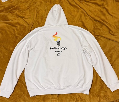 Balenciaga paris olympics - paris,