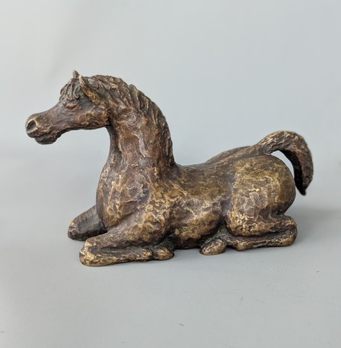 Liegendes pferd bronze noack - liegendes,