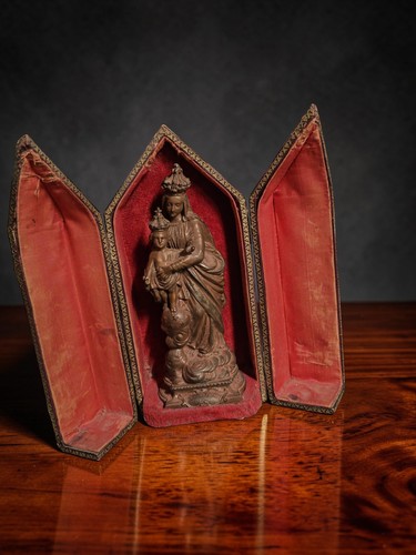 Statue unserer lieben frau - lieben,