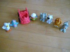 7 Figuren: Little People (Mattel) plus Auto (Elefant, Känguru,..)