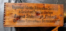 Holzkiste  August Stukenbrok ≈ 1920 Fahrräder Nähmaschinen Pneumatics Waffen Gol