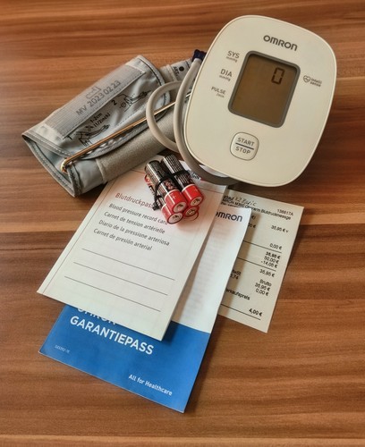 Blutdruckmessgerät omron - -,