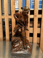 Holzfigur  Jäger mit Reh, 38