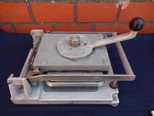 Gebrauchte Menüschalen Verschließmaschine von Alpac Typ D kompakt und zuverlässi