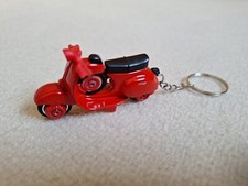 Hot Wheels Schlüsselanhänger Vespa Rot Italien Dolce Vita Motorrad Roller 125er