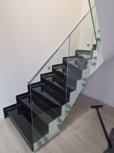 Ganzglasgeländer