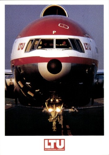 Passagierflugzeug der ltu - ak,