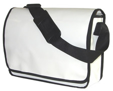 TRAVELLERS FRIEND Kuriertasche aus Tarpaulin Umhängetasche - Verschiedenfarbig