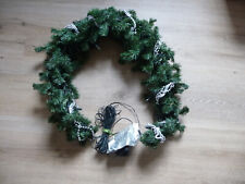 Weihnachtsgirlande mit silberfarbenem Schmuck und Lichterkette 160cm