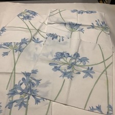 4 Stoffservietten  Blumenmotiv weiß blau Baumwolle?