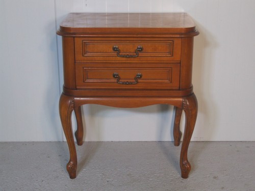 565 vintage nachttisch - km,
