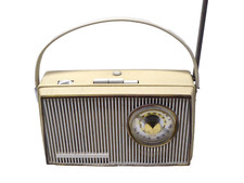 Vintage Kofferradio mit