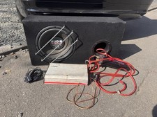 Subwoofer + Endstufe + Plus Kabel.