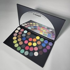 MAC 40 Shades Of Pride