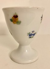 alter Eierbecher mit