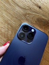 Apple iPhone 14 Pro Max - 256GB - Dunkellila, gebraucht, leichter Defekt