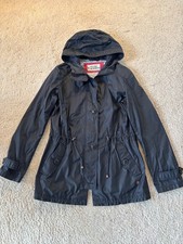 Fuchs Schmitt, Regenmantel