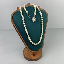 Perlenkette mit Schließe aus 14 K / 585er Weißgold & Saphiren, Perlen Kette Gold