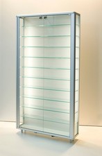 große Wandvitrine Glas