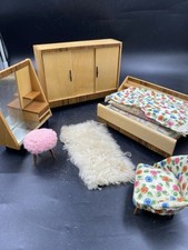 Puppenstube Schlafzimmer 50er/60er Jahre Vintage 7 Teile Bett Schrank Sessel