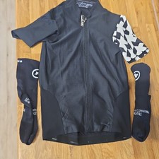 Assos SS Equipe Evo8 Trikot und passende Socken. 152£ uvp XS