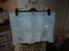 Pull & Bear Jeansrock / Jeans Rock Minirock Gr. 44 mit Löchern und Fransen
