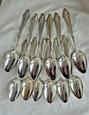 EINE GRUPPE VON 12 WMF NIROSTA