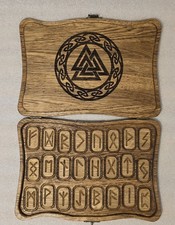 Handgefertigtes Runen-Set aus