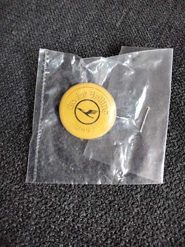 Lufthansa pin button - lufthansa,