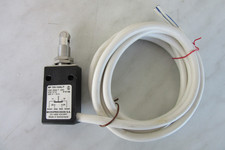 1  Stück Microprecision MP 720-1GAL/T Positionsschalter mit Silikonleitung NOS