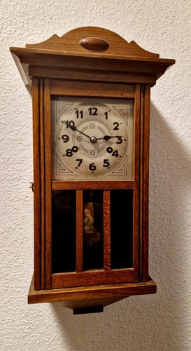 Schöne antike wanduhr - schöne,