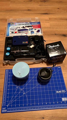 Revell airbrush set - airbrush, kompressor