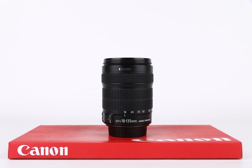 Canon 135mm 6 is - f3.5-5.6,